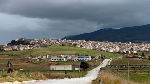 A house for the price of a hamburger: earthquake-damaged real estate is being sold in Italy